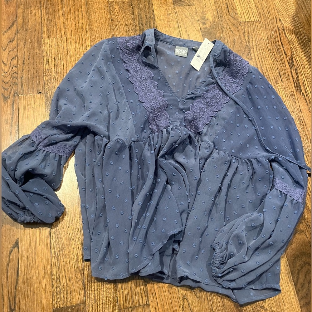 Women’s shirt